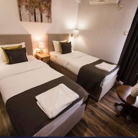 Hotel Garni Ideal Podgorica Exteriör bild